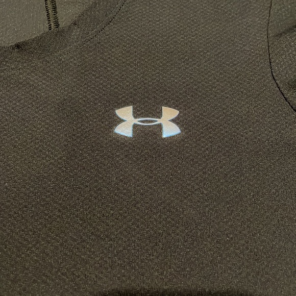Under Armour Men’s Fitted Heat Gear Shirt - Picture 3 of 5